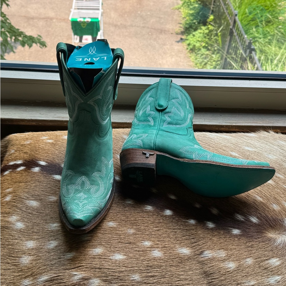 Lane Western Ankle Boots with Decorative Stitching